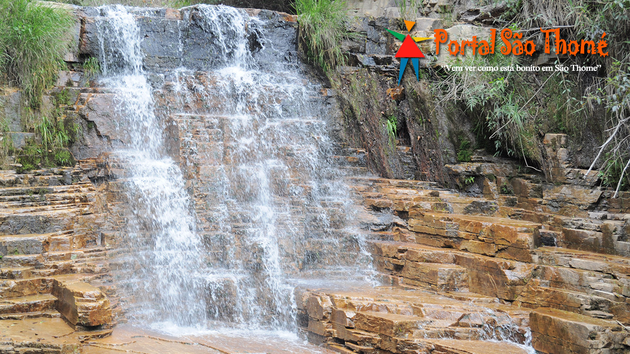 Cachoeira Garganta do Diabo Paredão São Thomé das Letras MG